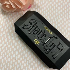 Kat Von D Shade Light Palette Plum